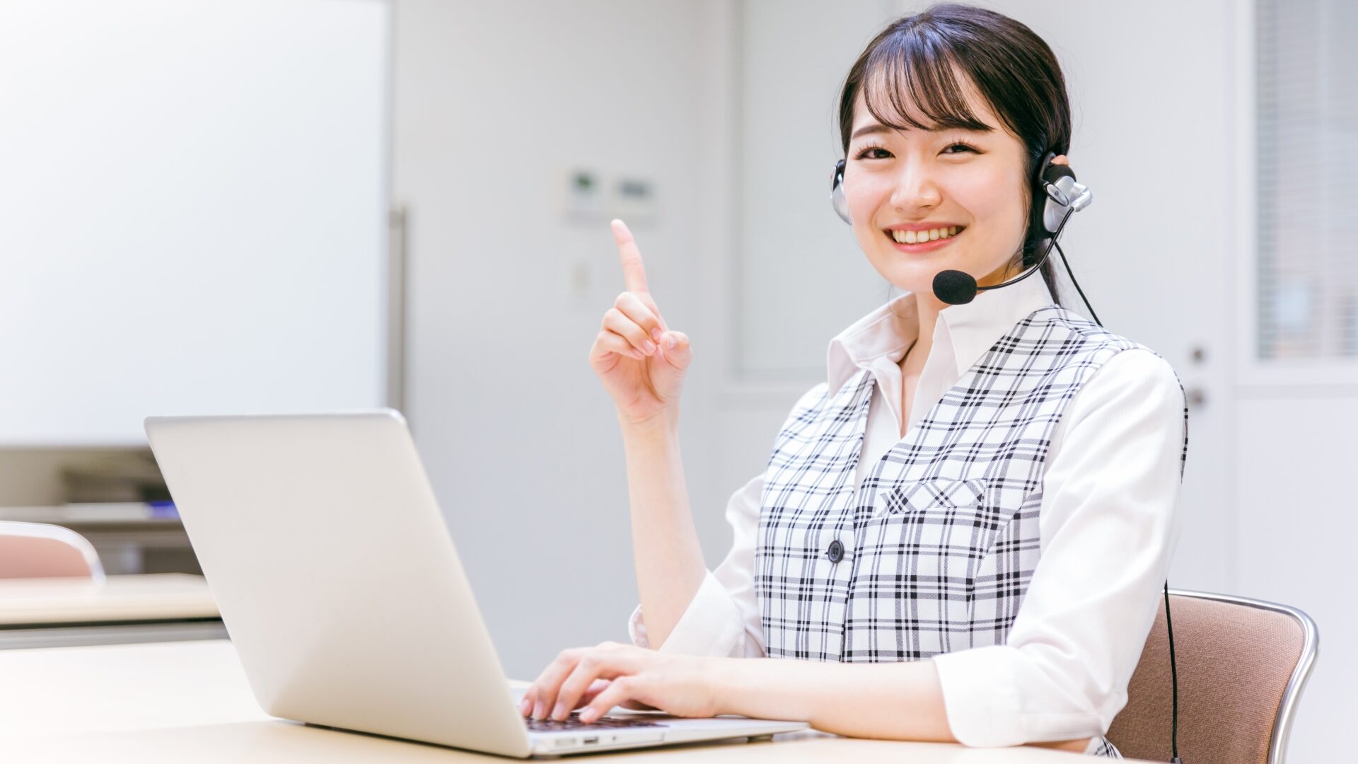 複数の問い合わせ方法をご用意。分かりづらかったらお電話ください!